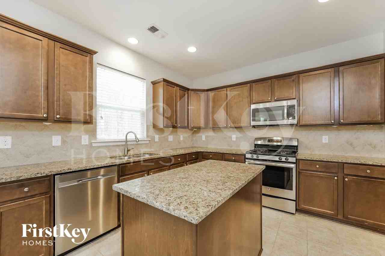 1045 Bald Cypress Dr - Photo 6 of 15