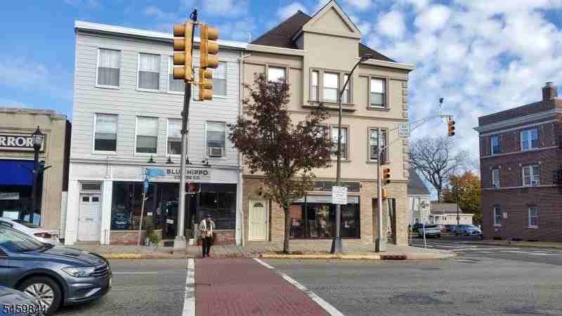 662 Bloomfield Ave - Photo 2 of 8