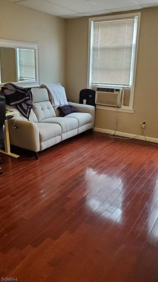 662 Bloomfield Ave - Photo 3 of 8