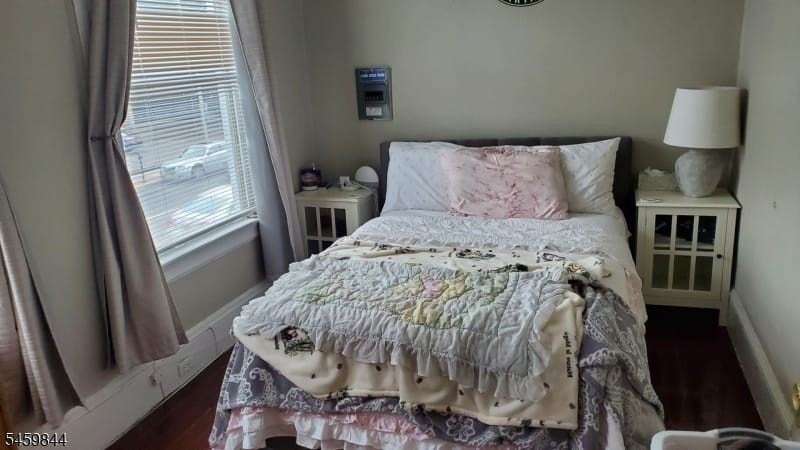 662 Bloomfield Ave - Photo 4 of 8
