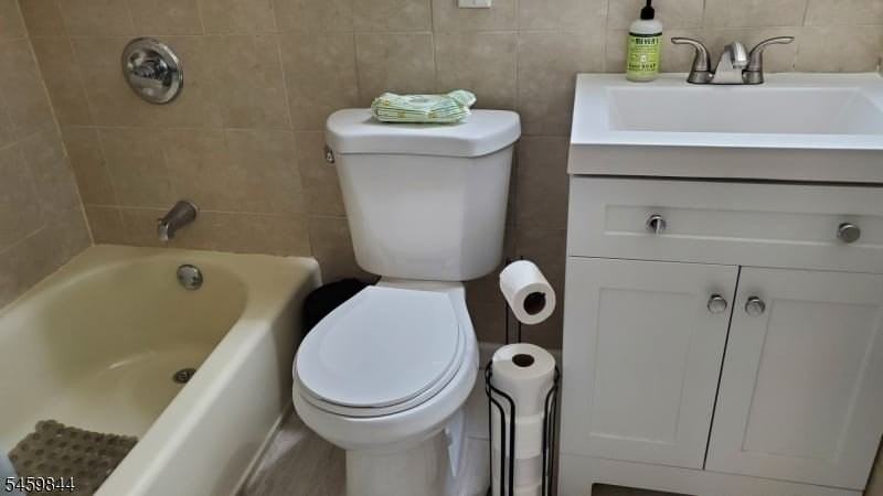 662 Bloomfield Ave - Photo 7 of 8