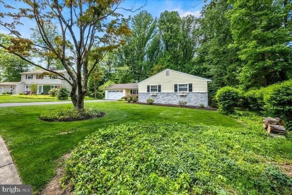 40 Pineknoll Dr - Photo 2 of 50