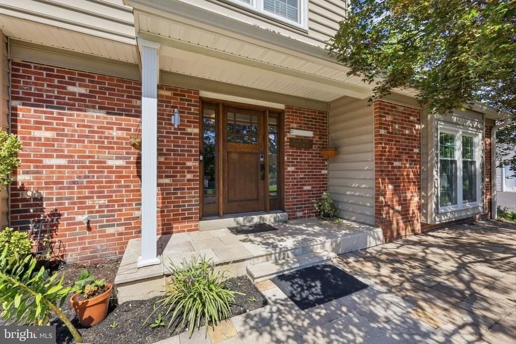 1272 Knox Dr - Photo 3 of 31