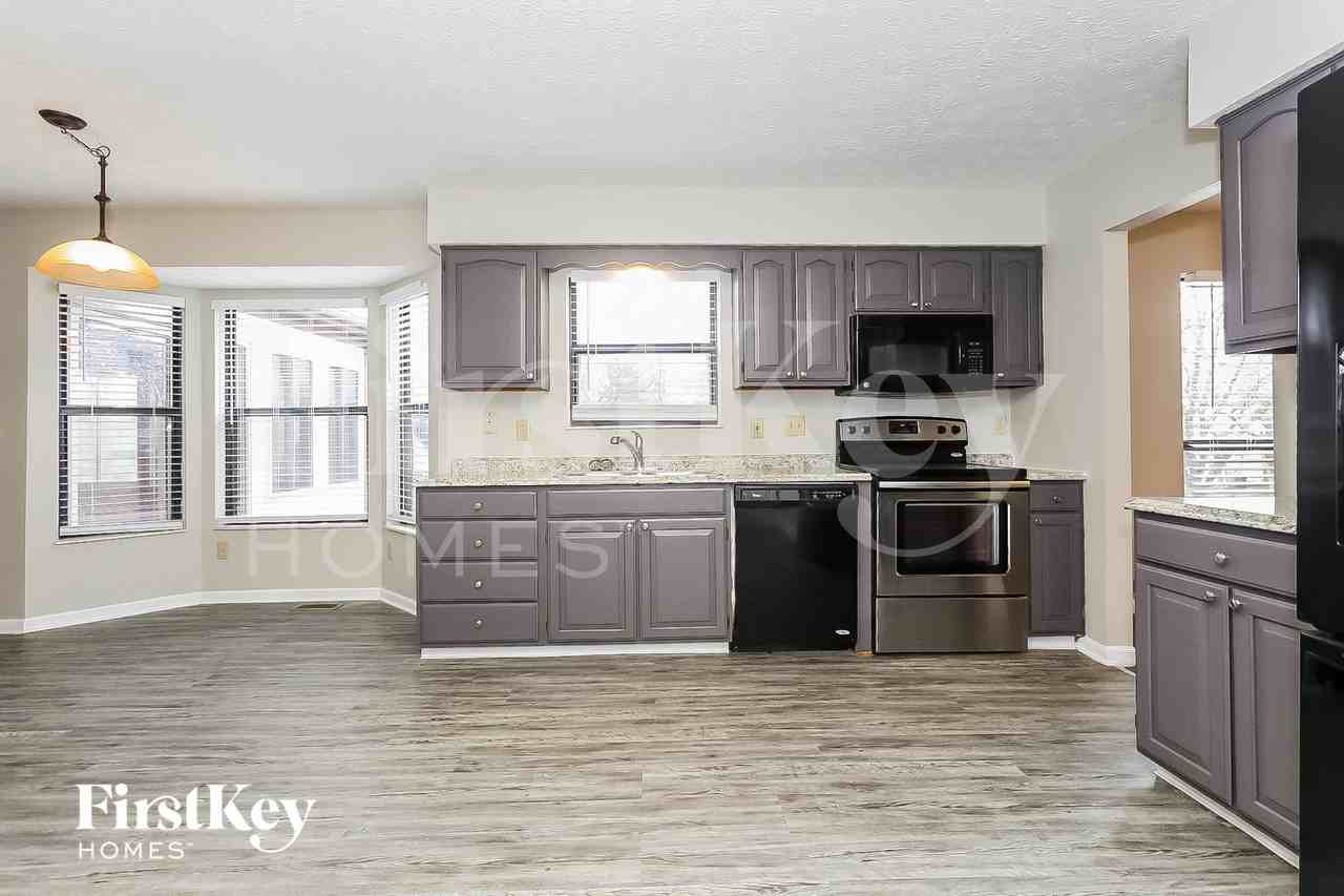 3261 Bellerive Dr - Photo 6 of 15