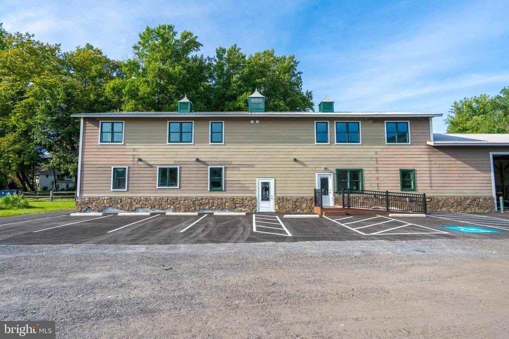 901 Morris Rd - Photo 2 of 42