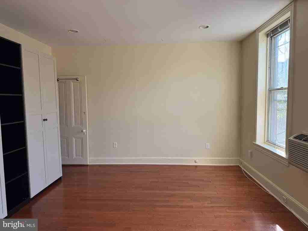 2545 Brown St - Photo 7 of 12