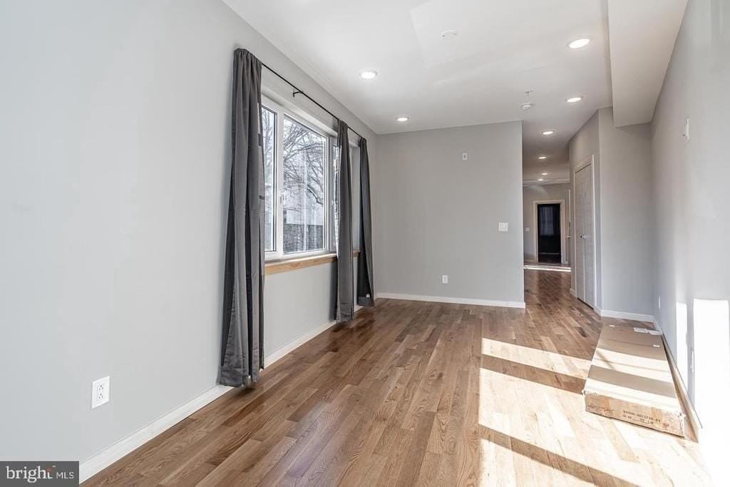 2045 N College Ave - Photo 7 of 26