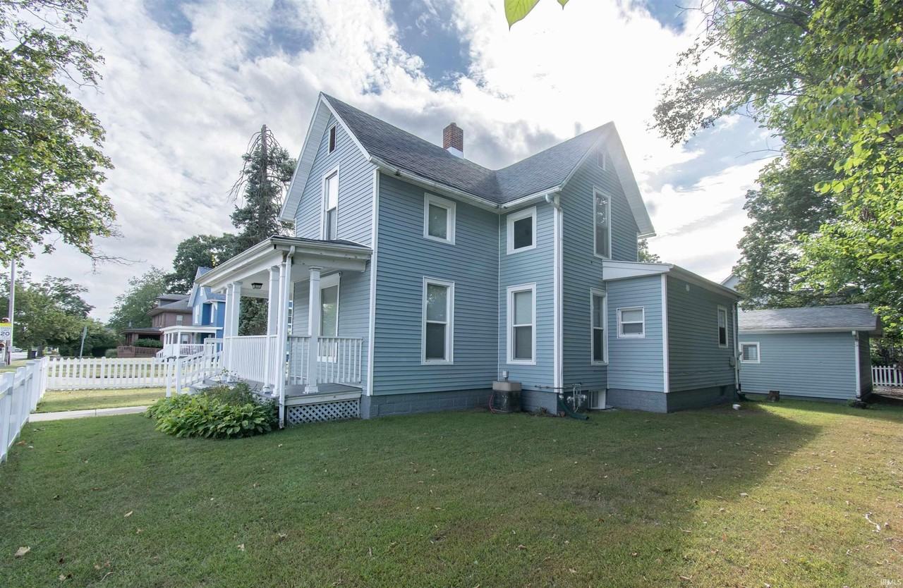 1629 Prairie St - Photo 4 of 31