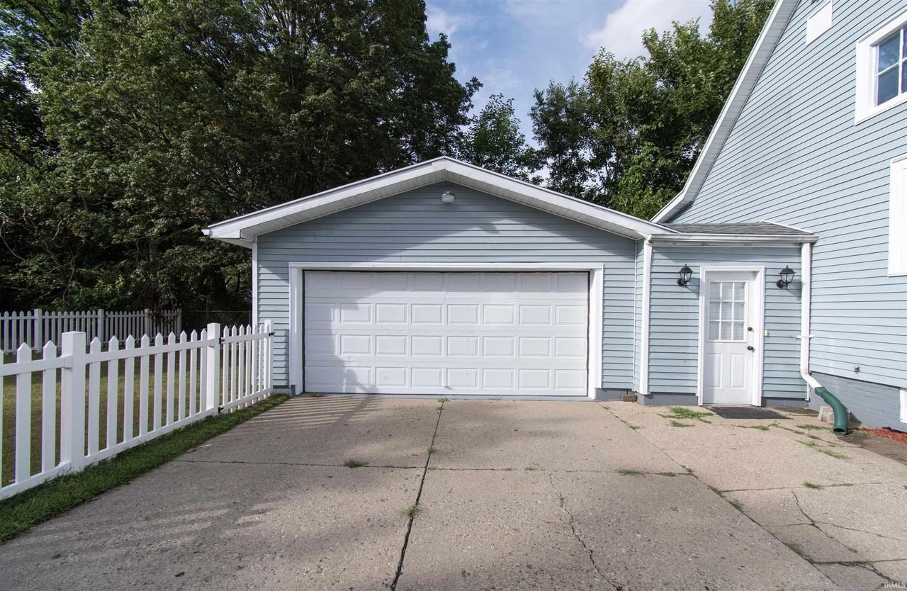 1629 Prairie St - Photo 5 of 31