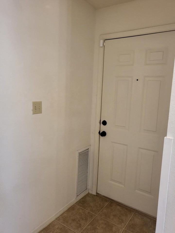 827 Country Club Dr Se #2A - Photo 2 of 29