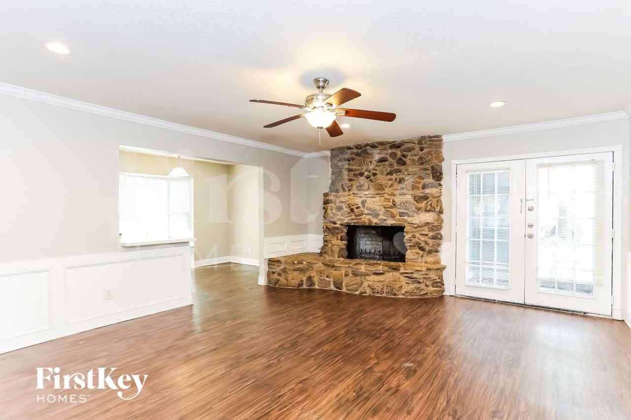 223 Linda Ln - Photo 2 of 15