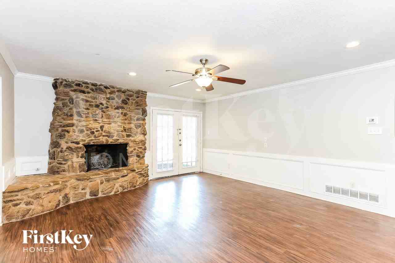 223 Linda Ln - Photo 3 of 15