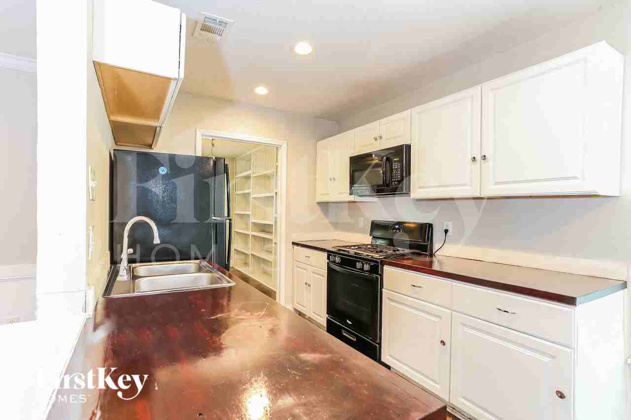223 Linda Ln - Photo 6 of 15