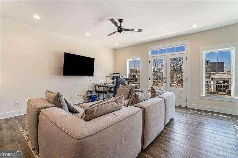 3454 Elkins St - Photo 6 of 29