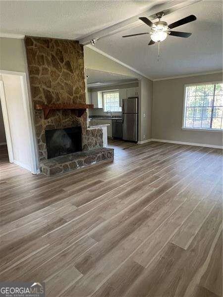 2121 Wood Ct - Photo 3 of 31