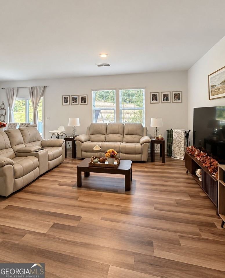 2945 Salinger Way - Photo 4 of 20