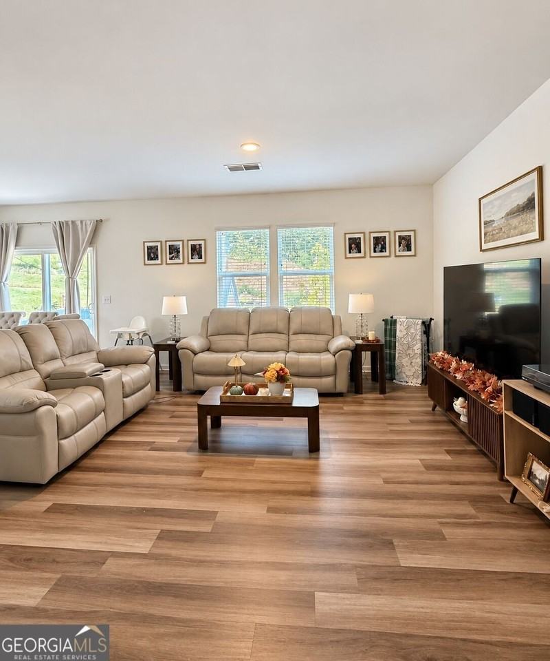2945 Salinger Way - Photo 5 of 20