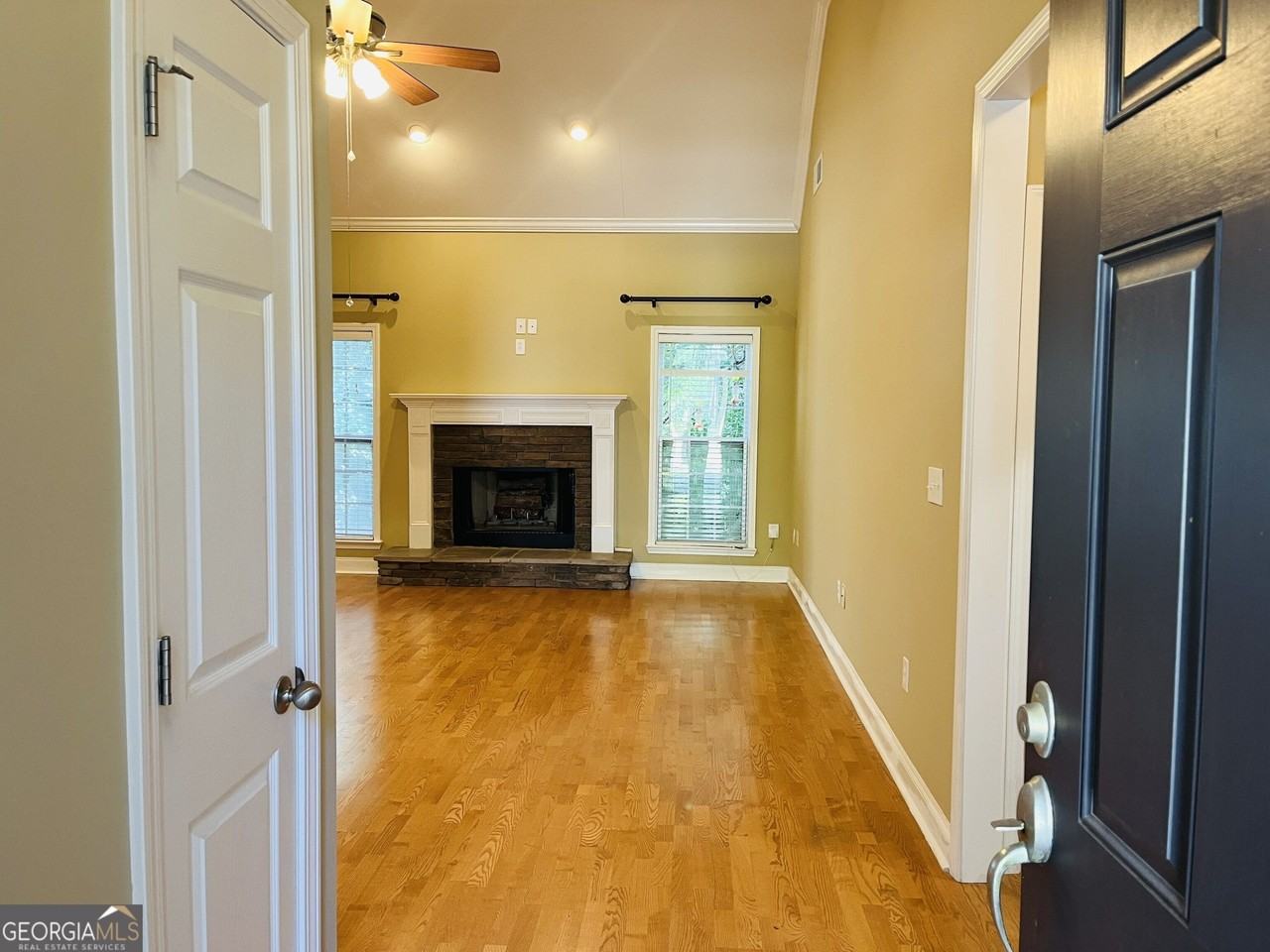 179 Village Park Dr - Photo 2 of 37