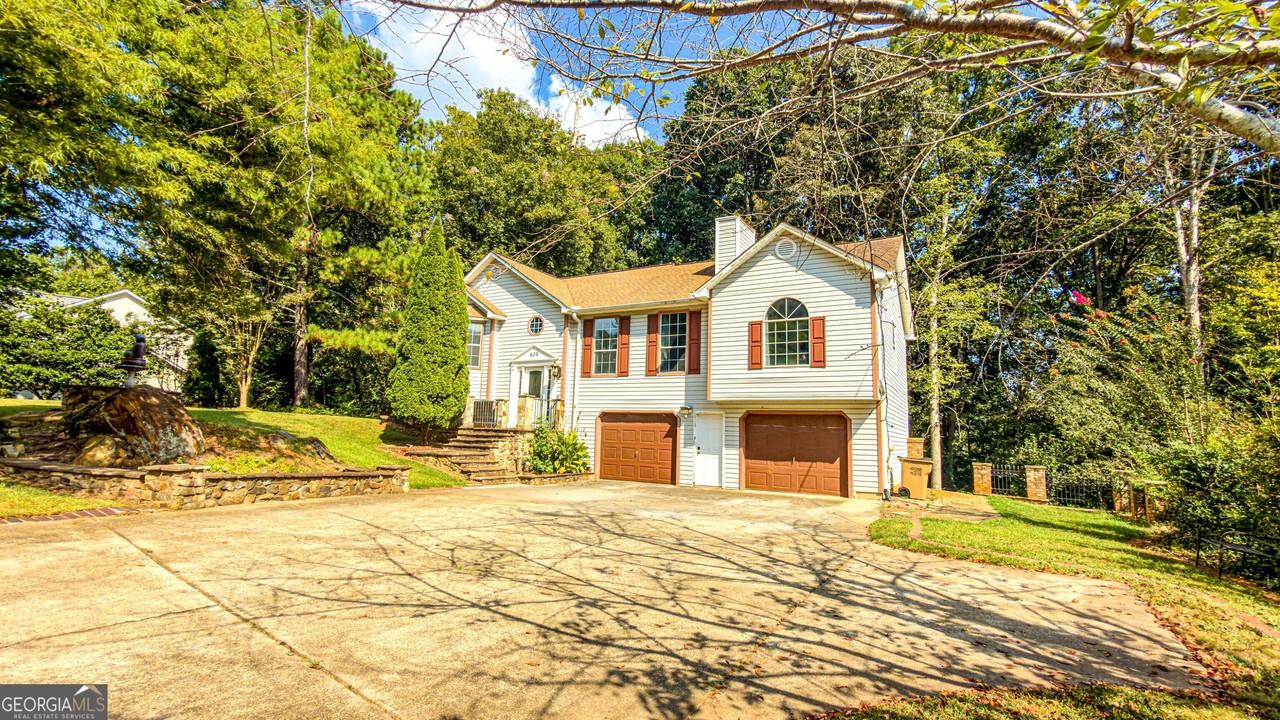 409 Fairington Ln - Photo 4 of 50