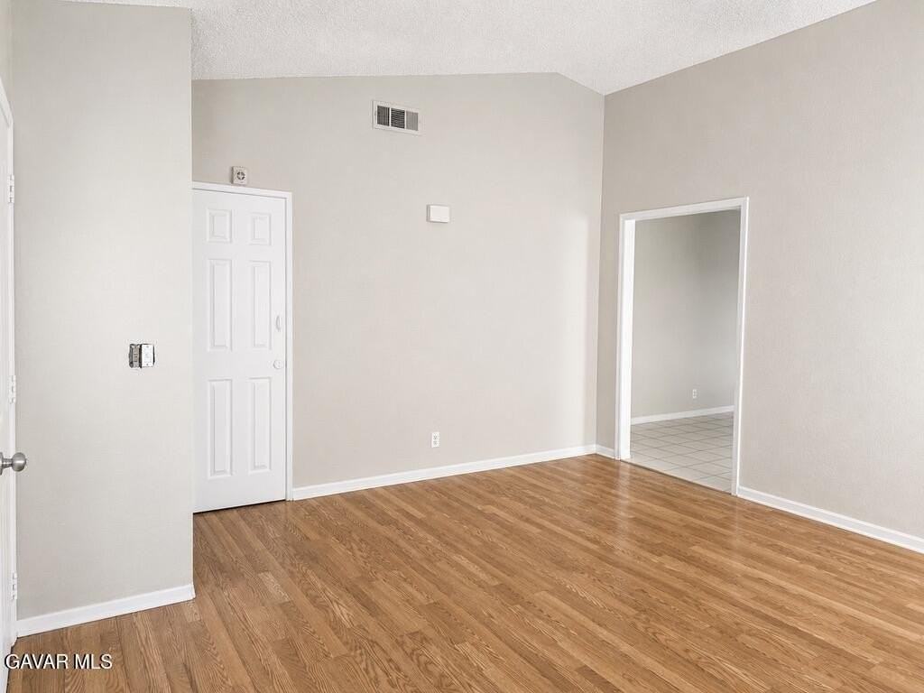 2533 Topaz Ln - Photo 4 of 13