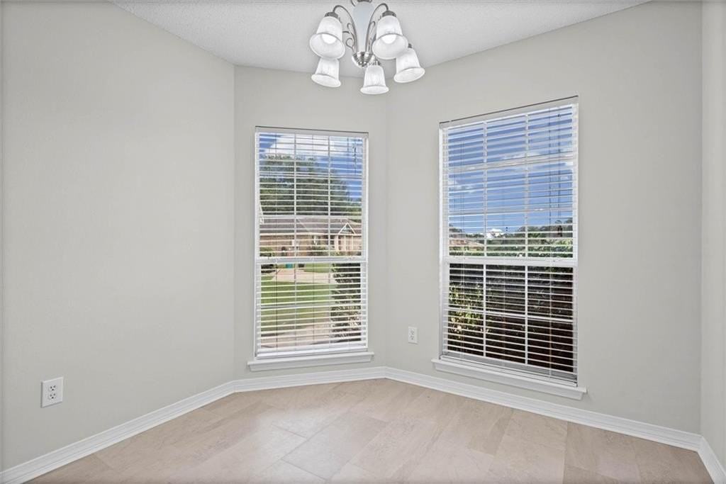 2074 Spring Grv W - Photo 6 of 23