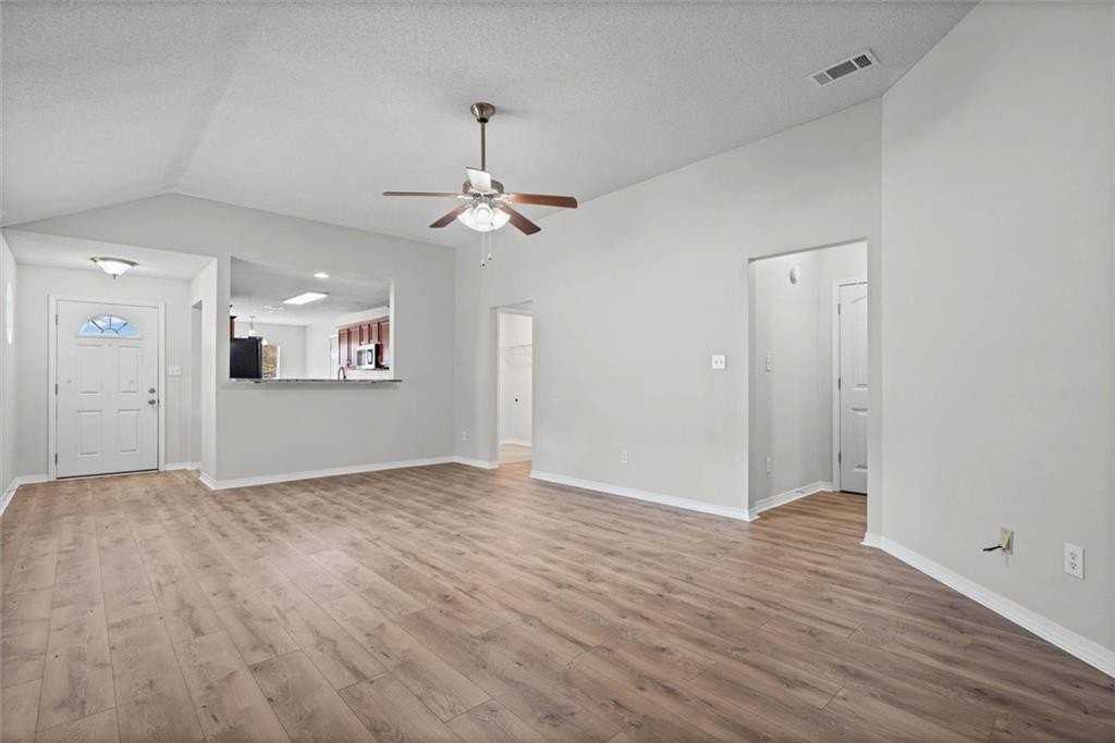2074 Spring Grv W - Photo 7 of 23