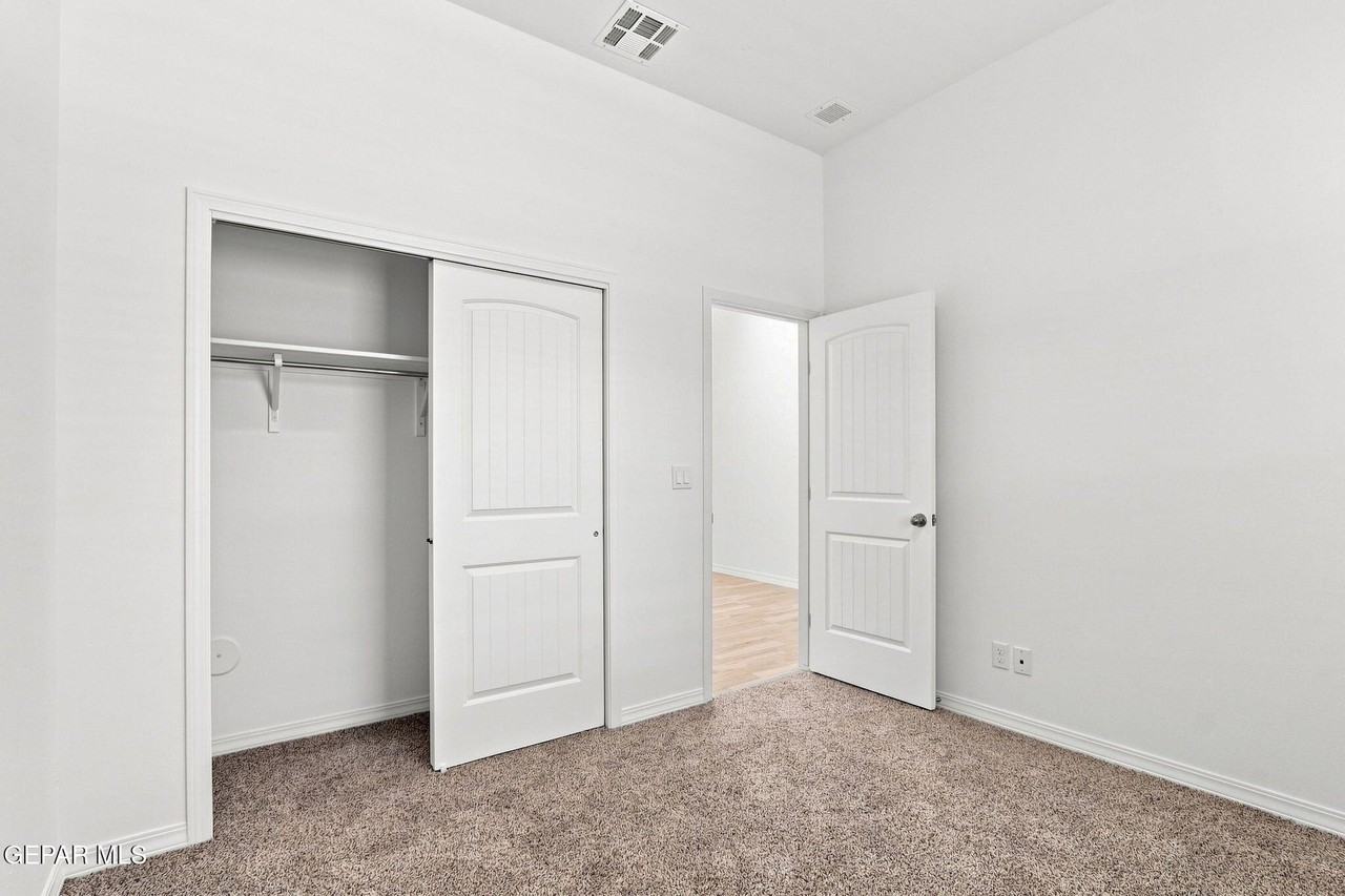 15321 Promise Ct - Photo 5 of 33