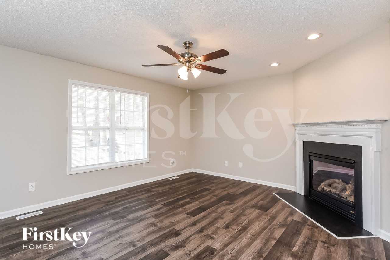 60 Cyra Ct - Photo 3 of 16