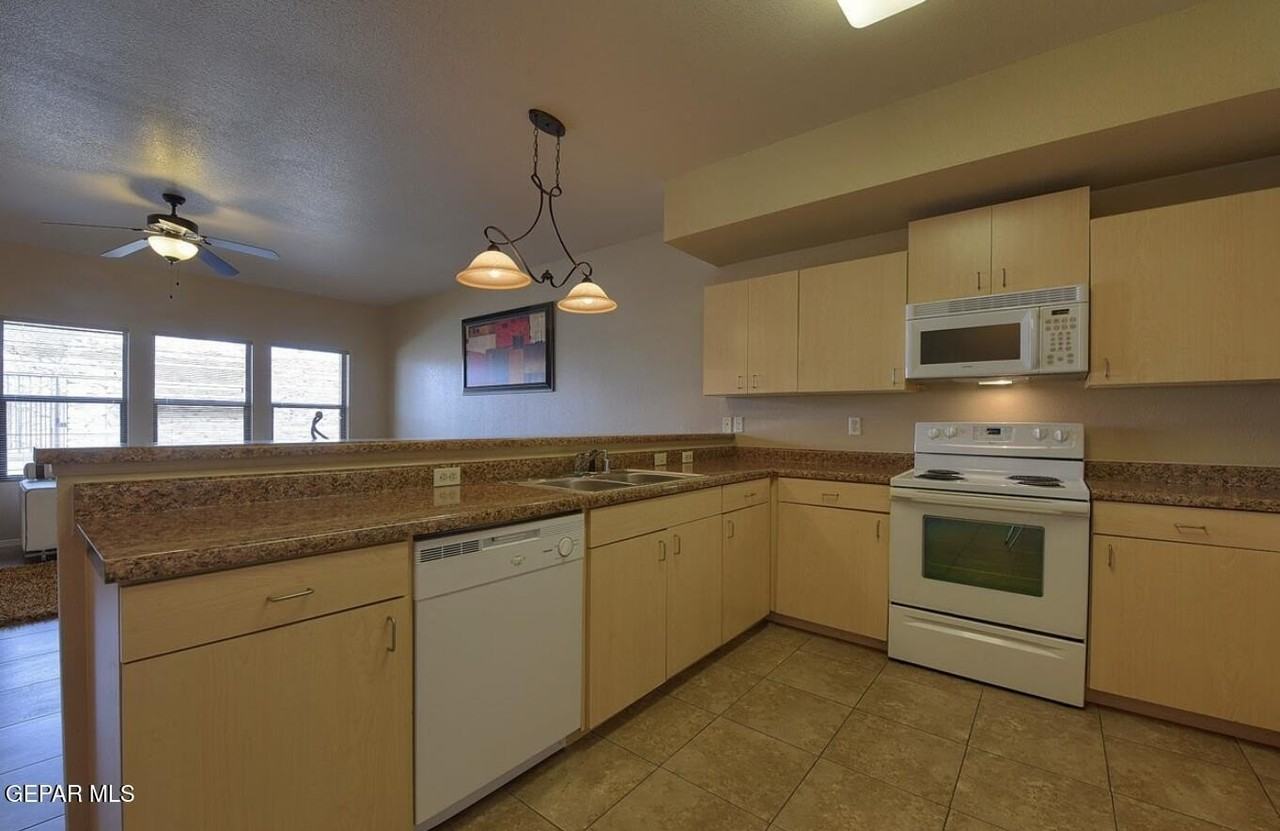 501 E Redd Rd #1 - Photo 4 of 36