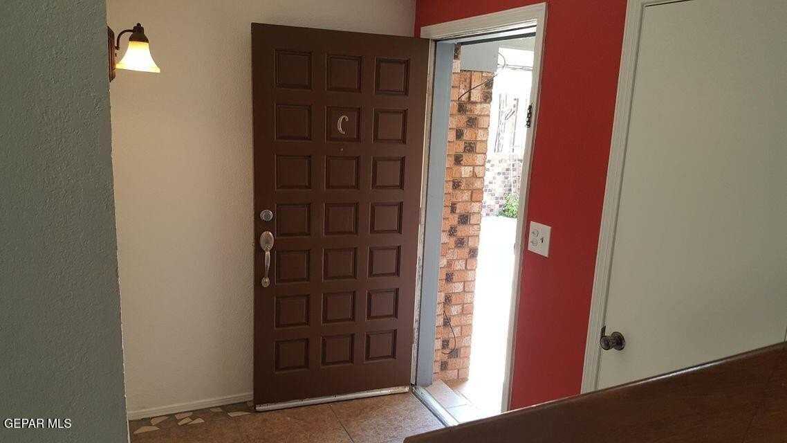 6611 Dawn Dr #C - Photo 3 of 33