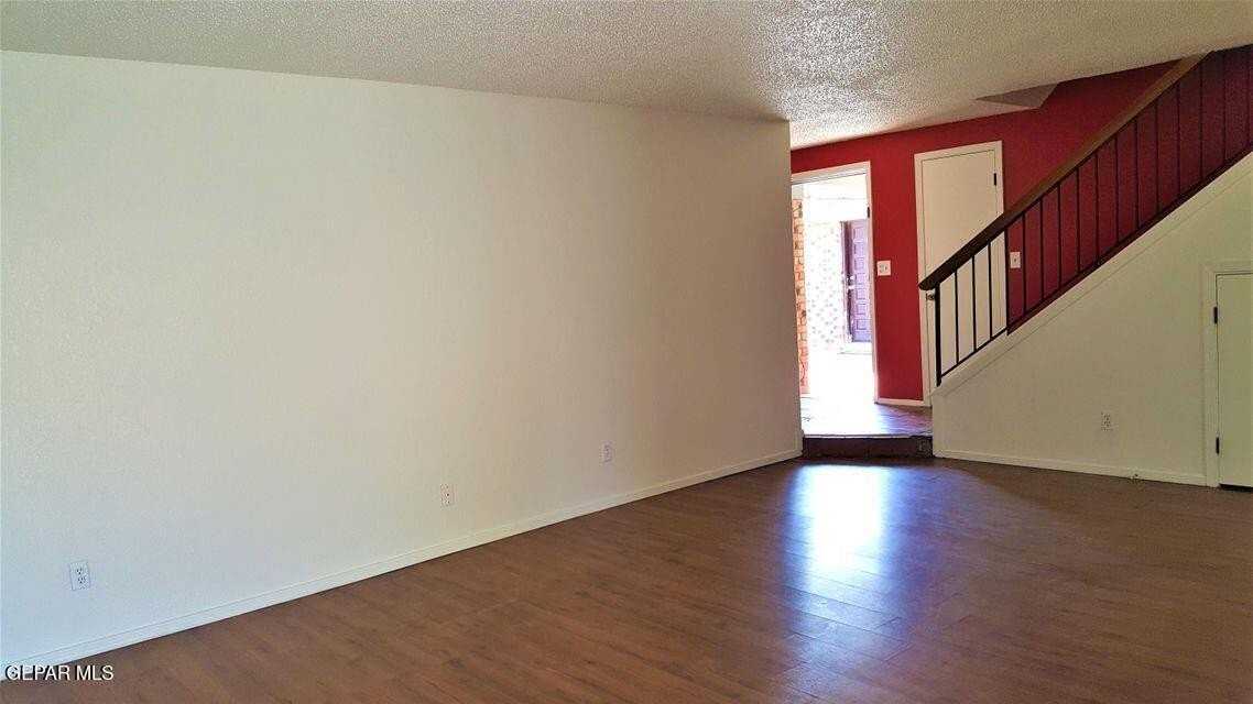 6611 Dawn Dr #C - Photo 4 of 33