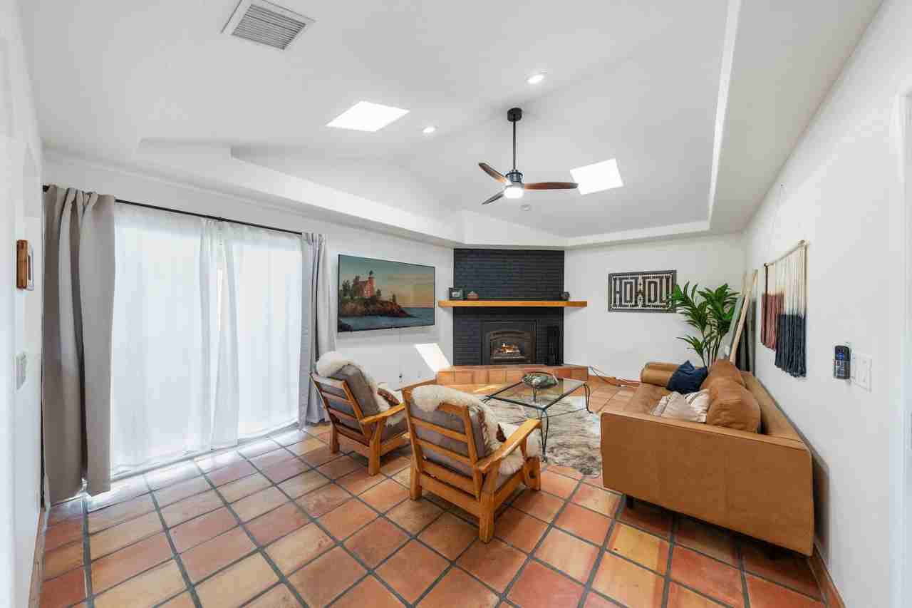 Bonanza Dr - Photo 6 of 26