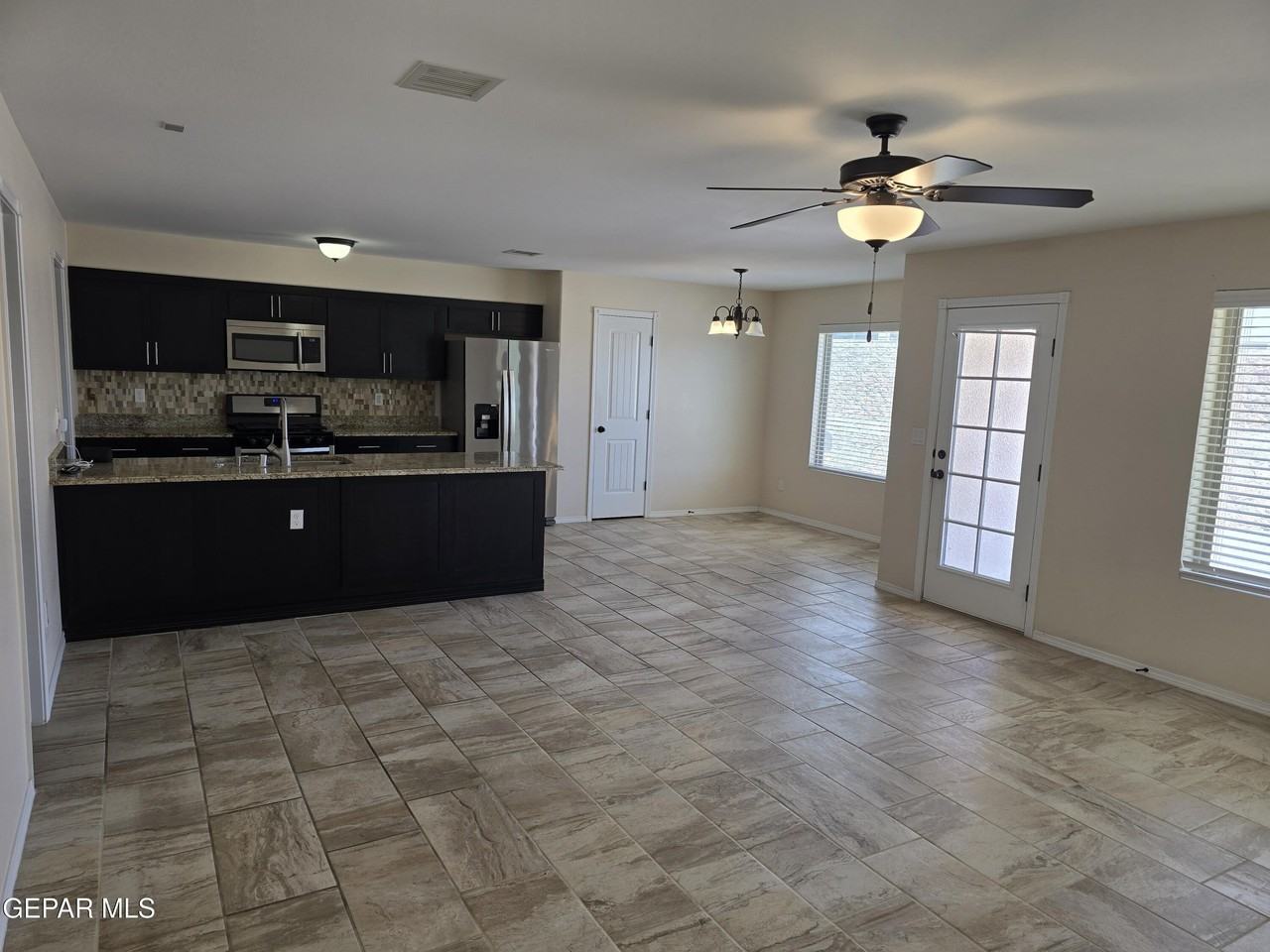 3436 Dana Grey Dr #B - Photo 4 of 33