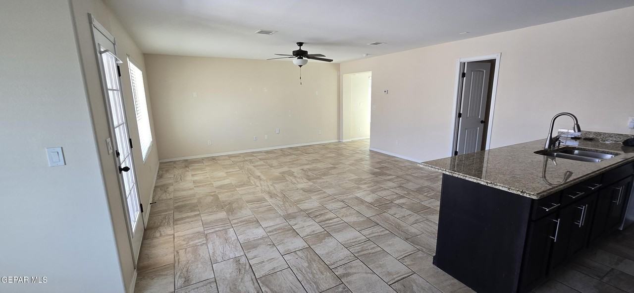 3436 Dana Grey Dr #B - Photo 5 of 33