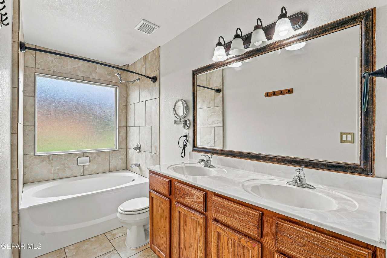 11412 Flor Veronica Dr - Photo 5 of 36