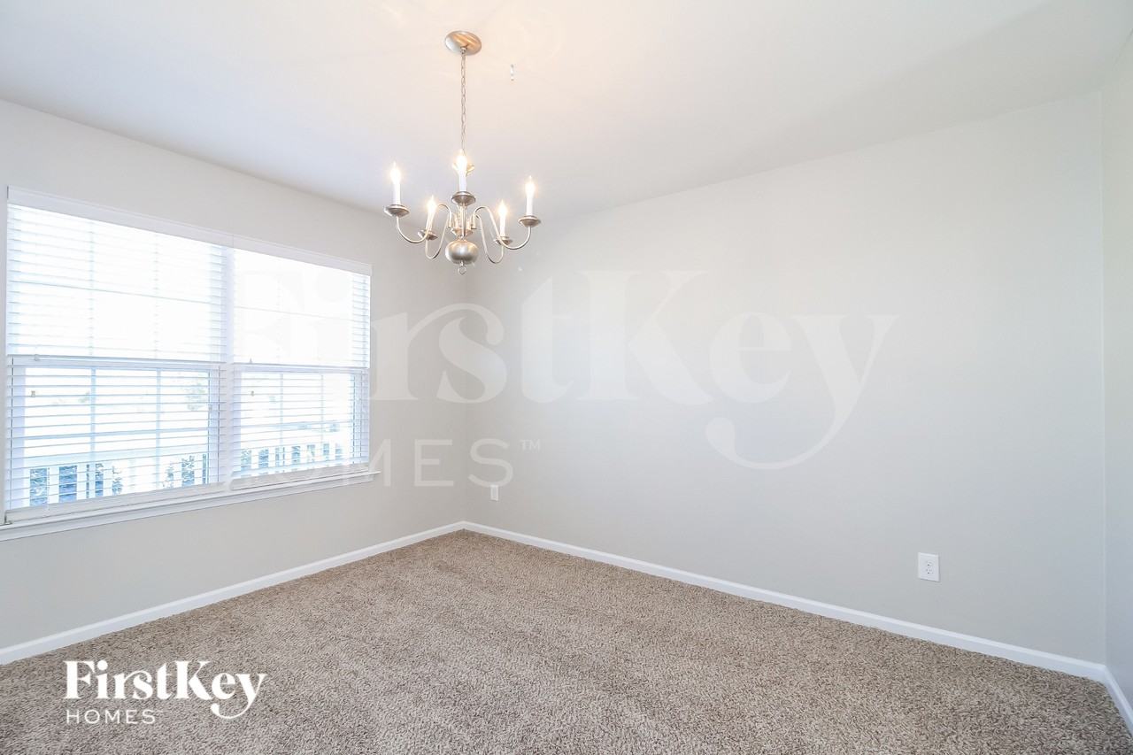 1438 Waverly St - Photo 6 of 16