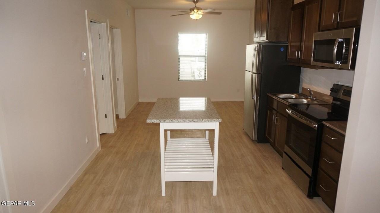 1061 Ranger St #6 - Photo 4 of 14