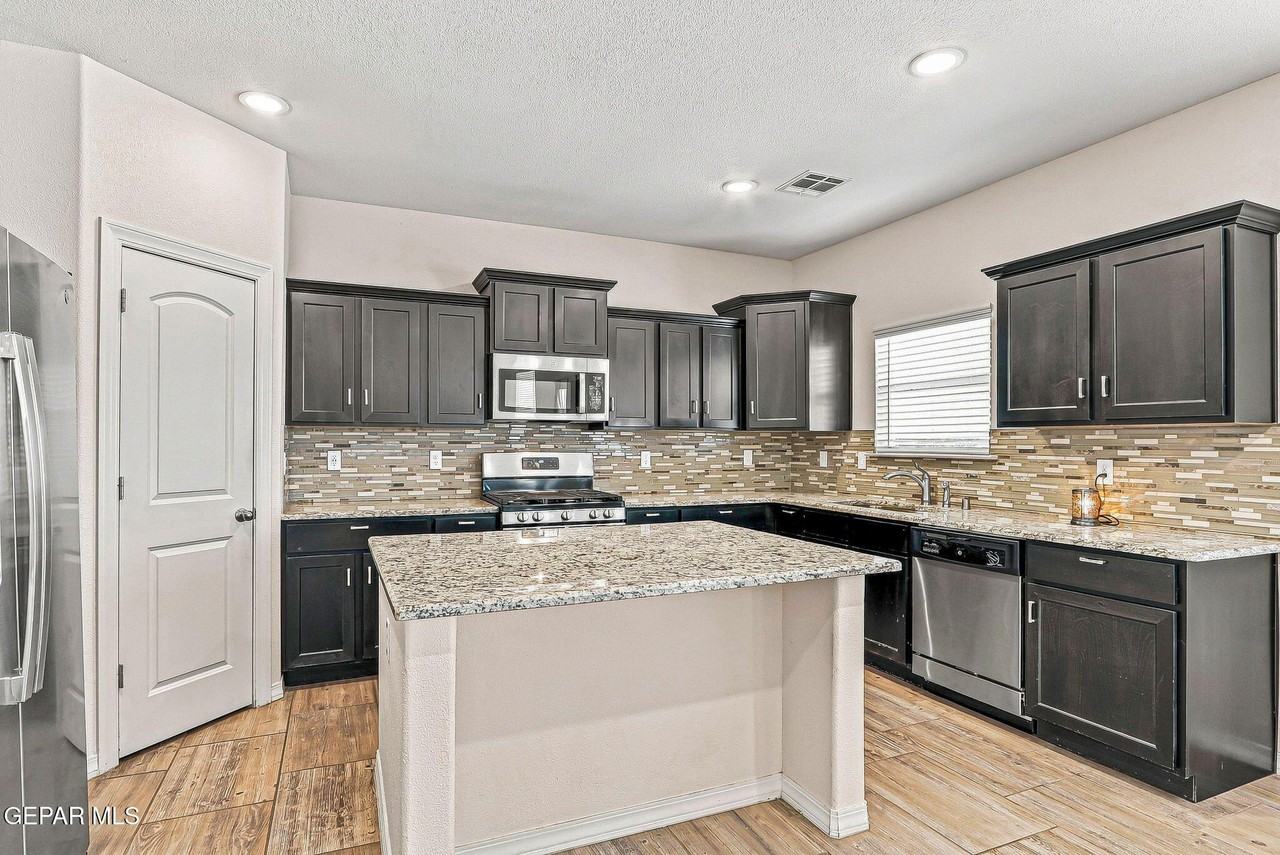 12741 Silver Streak Ave - Photo 6 of 28