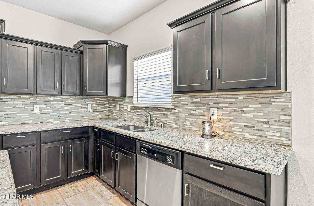 12741 Silver Streak Ave - Photo 7 of 28