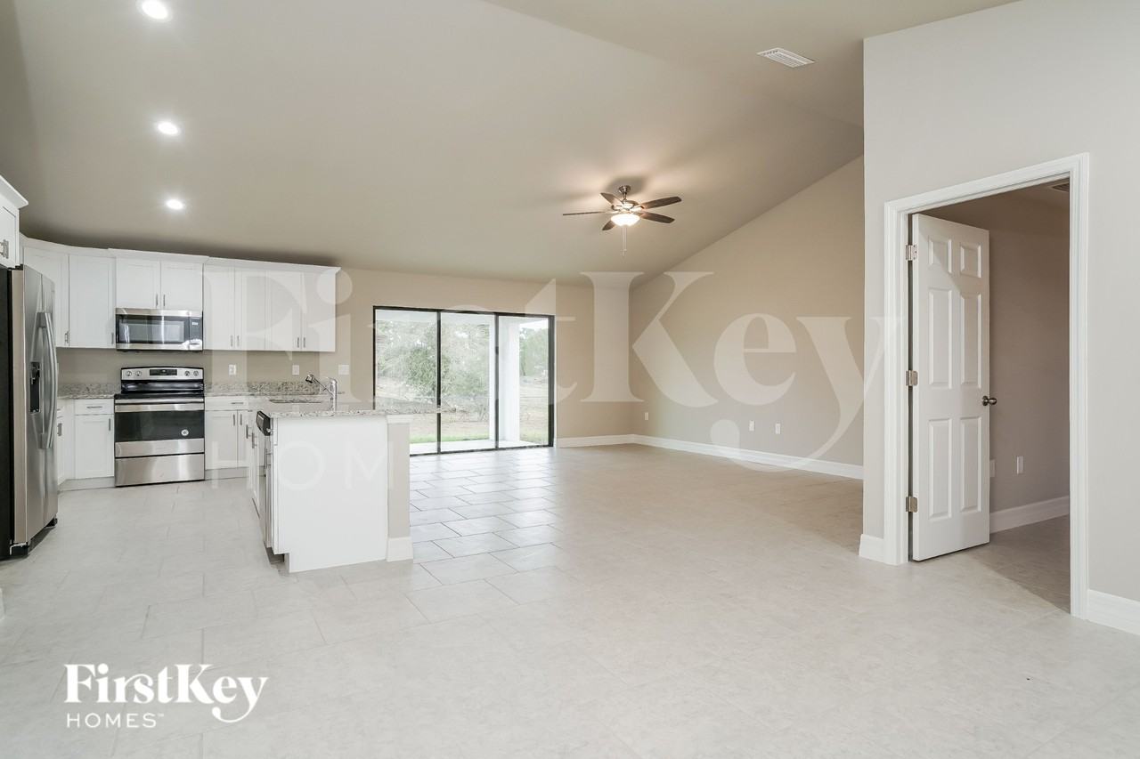 5134 Centennial Blvd - Photo 2 of 15