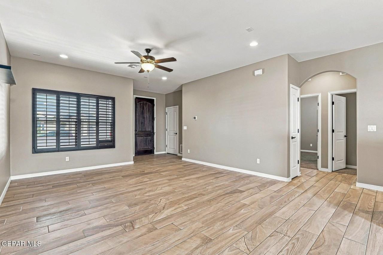 14182 Peyton Edwards Ave - Photo 4 of 23