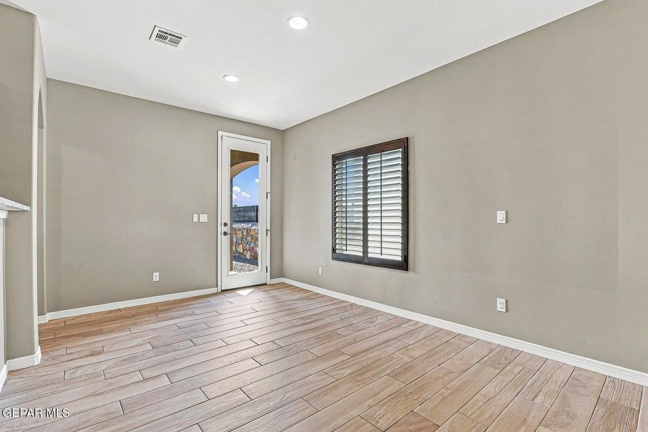 14182 Peyton Edwards Ave - Photo 5 of 23