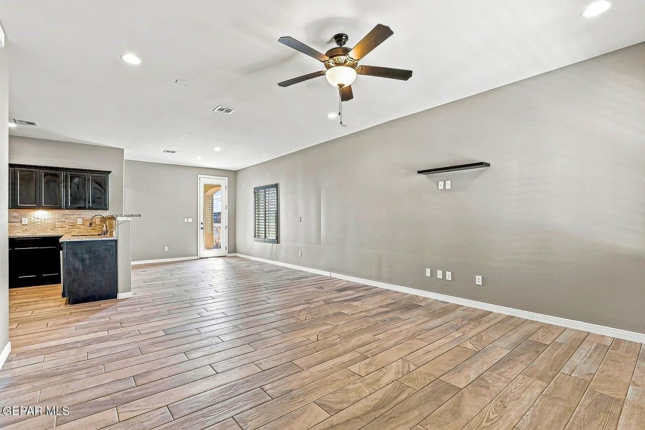 14182 Peyton Edwards Ave - Photo 6 of 23