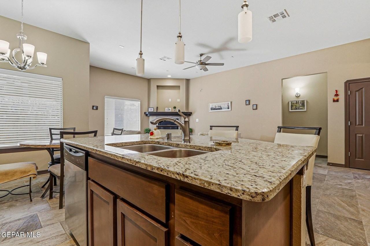 12039 Equestrian Rd - Photo 6 of 14