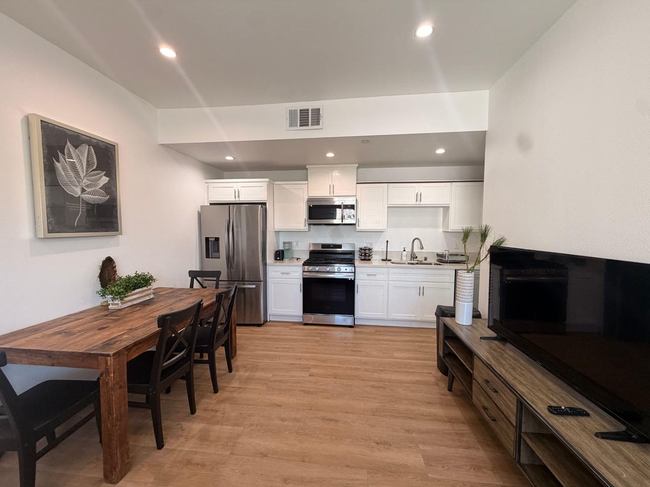W 20th St - Photo 6 of 12