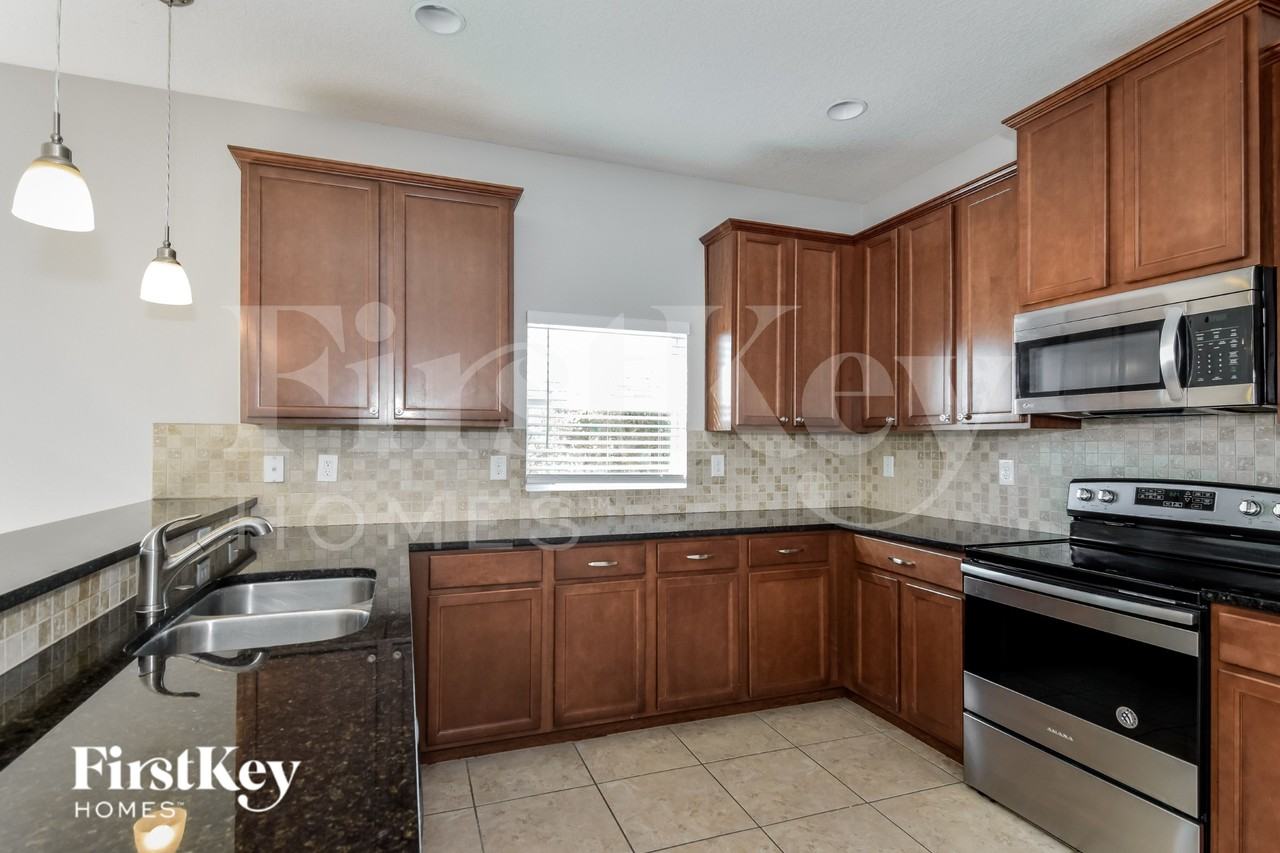 561 Vista Ridge Dr - Photo 6 of 16