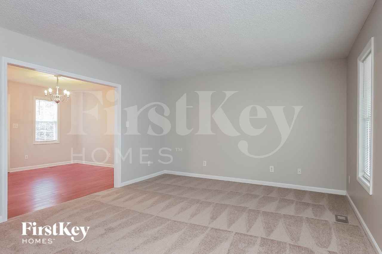 1006 Planters Trail Ct - Photo 2 of 15