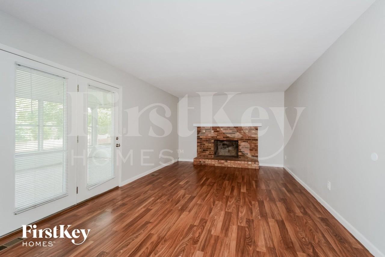 920 Tree Trails Ln - Photo 2 of 15