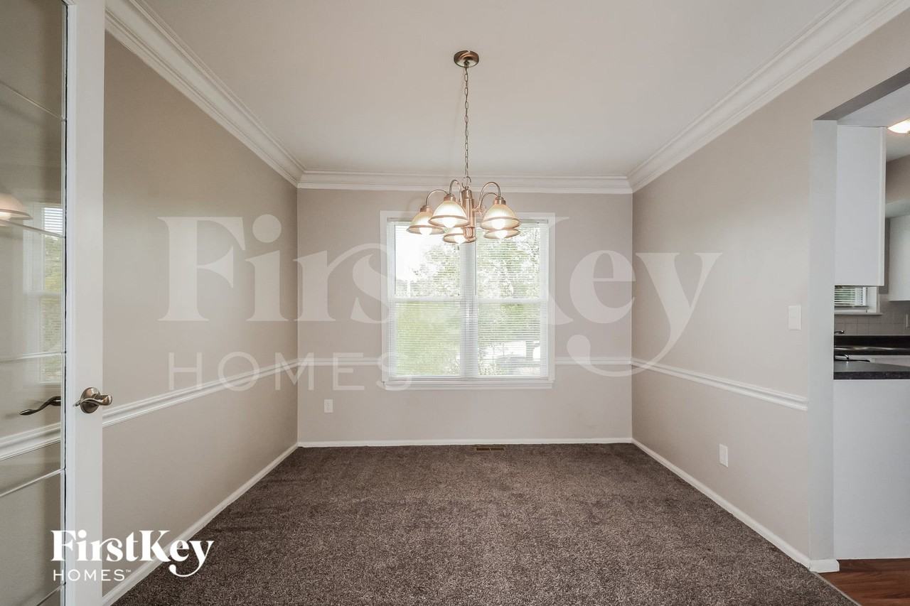 920 Tree Trails Ln - Photo 3 of 15