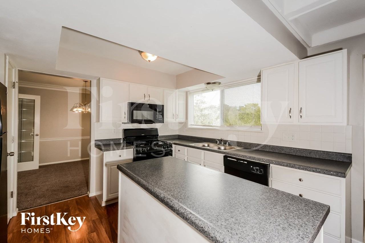 920 Tree Trails Ln - Photo 4 of 15